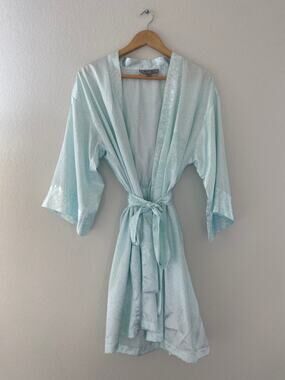 Size S/M Morgan Taylor Blue Leopard Satin-Look Lounge Robe